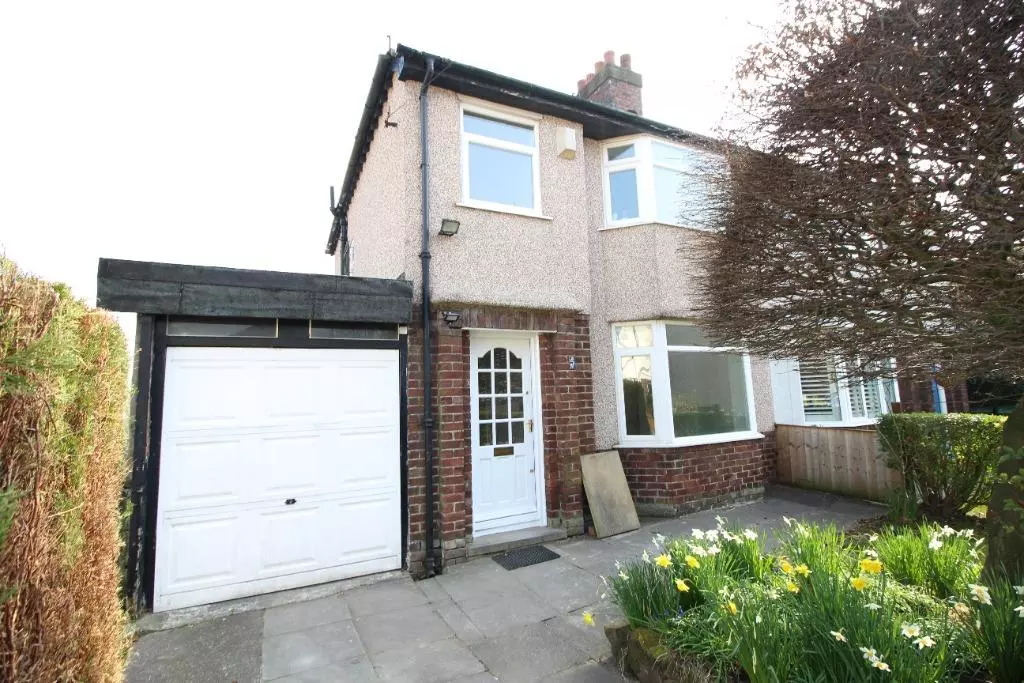 3 bedroom semi-detached house to rent